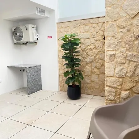 T1 Com Patio Портиман