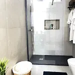 T1 Com Patio * פורטימאו