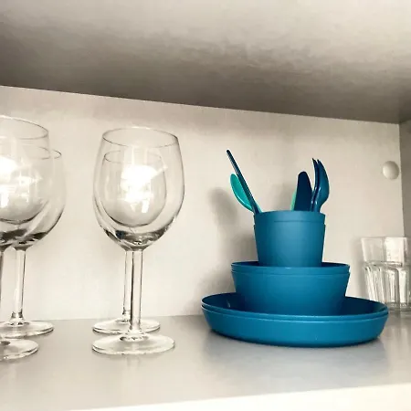 T1 Com Patio * פורטימאו